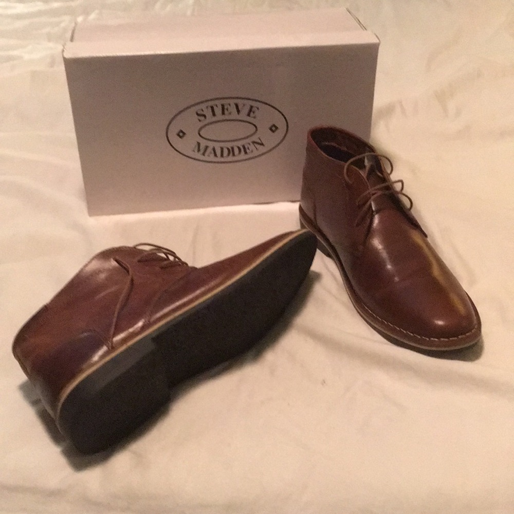 New never worn Steve Madden Chuka Boots! Size 12